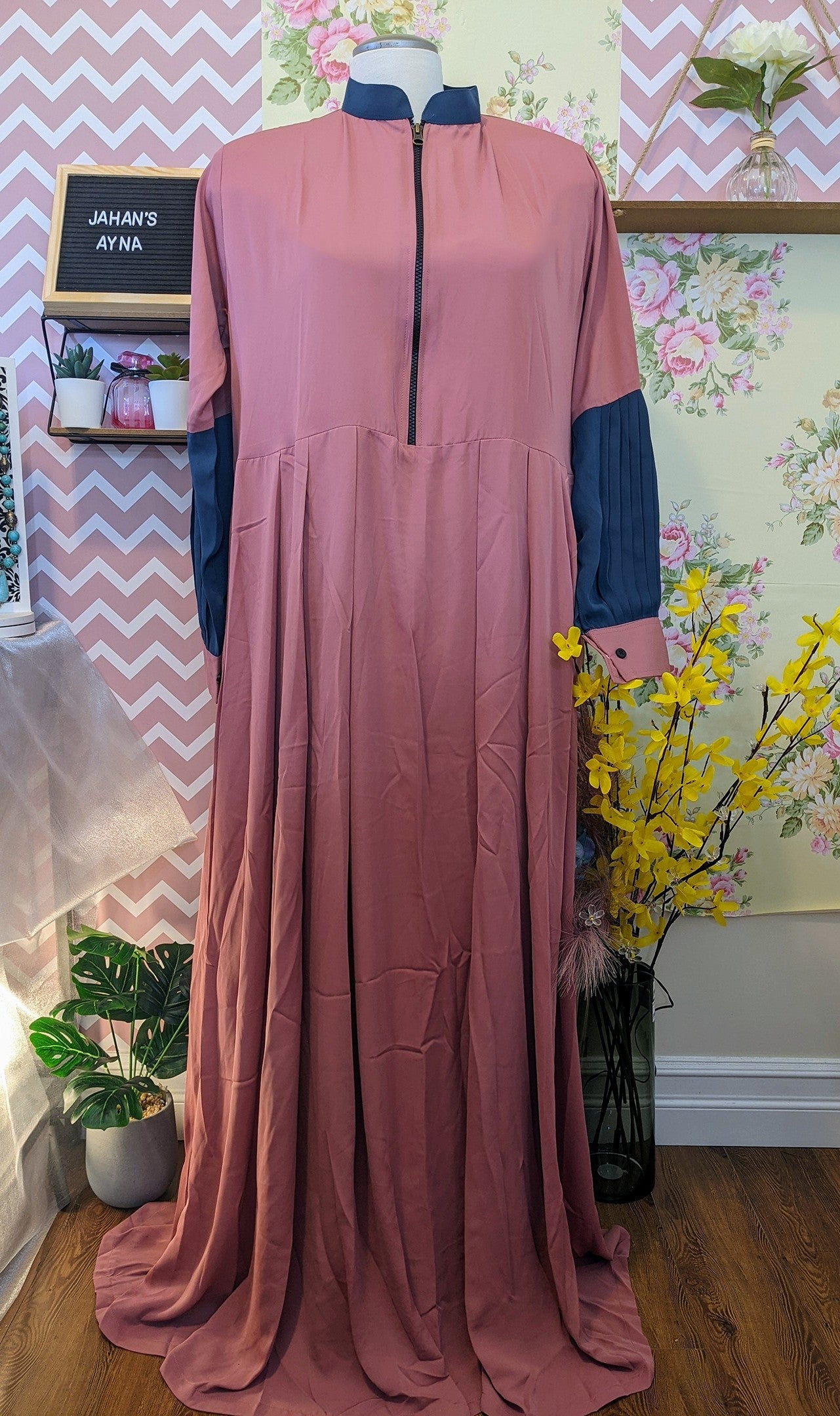 Pleated abaya on sale