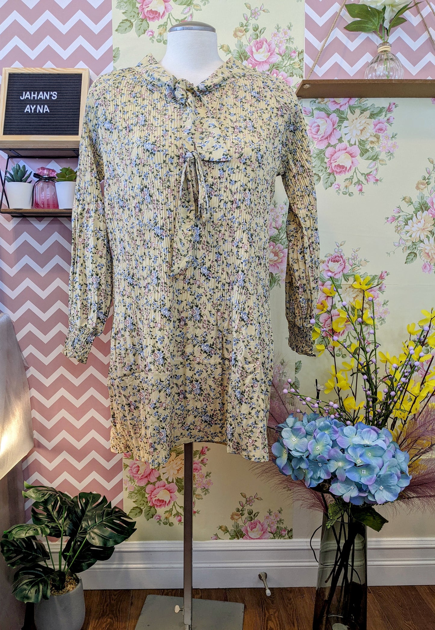 Soft Yellow Tieknot Top