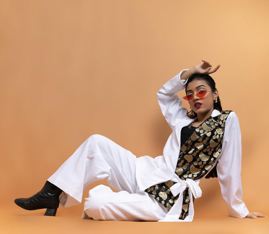 White and Katan contrast Kimono pattern Blazer